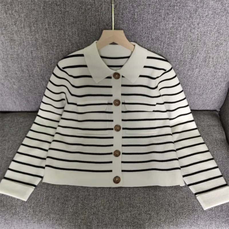 601 2024 Runway Spring Summer Brand Same Style Sweater Long Sleeve Lapel Neck Black White Cardigan Fashion Womens Clothes High Quality Womens Renjie