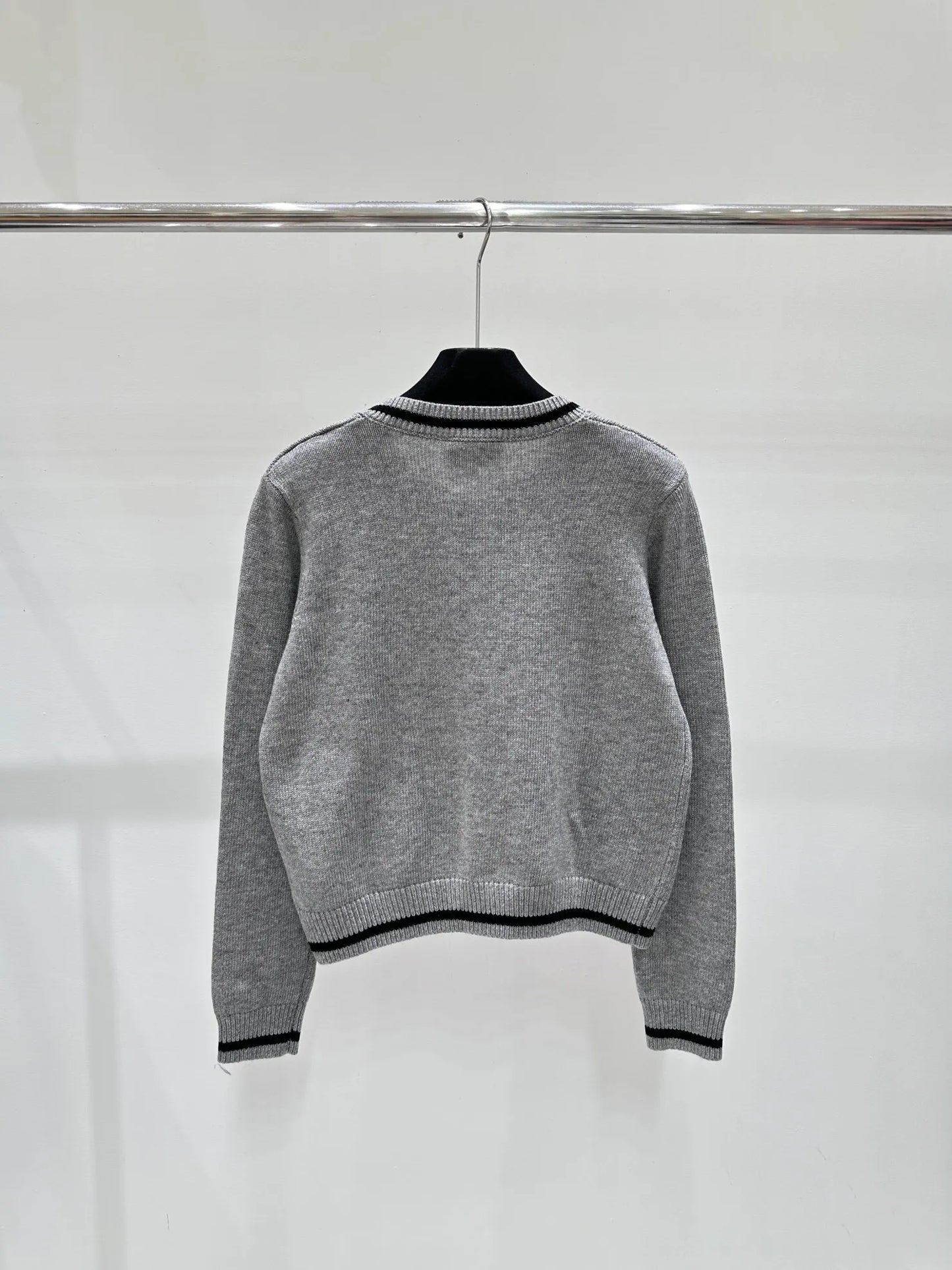 10001 2024 Spring Autumn Brand Same Style Sweater Long Sleeve Crew Neck Gray Womens Clothes High Quality Womens Shun